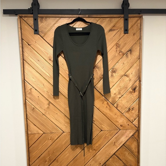 Olive Green Ribbed Dress. EUC Medium/Large - Picture 1 of 6